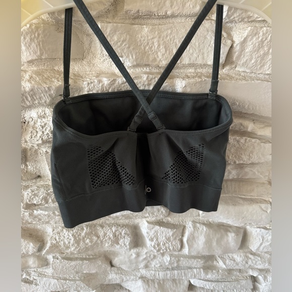 ALO Yoga Seamless Open Air Bandeau Bra - Picture 4 of 9